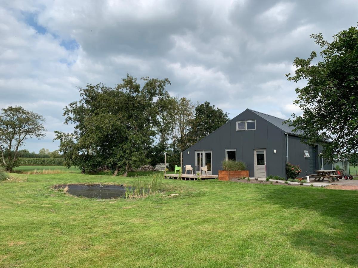 Vila Mae Usu Nieuw-Roden Exteriér fotografie